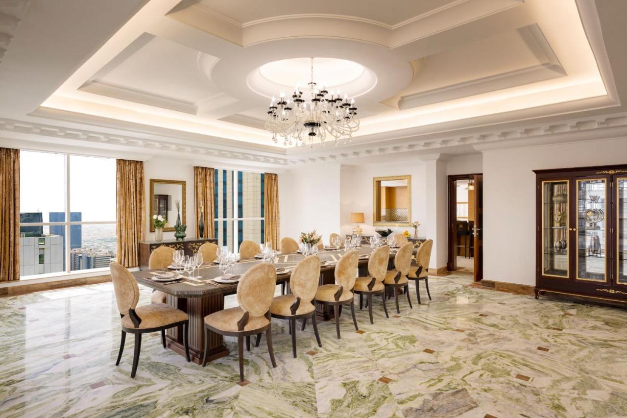 Dusit Hotel & Suites - Doha Dış mekan fotoğraf The dining room