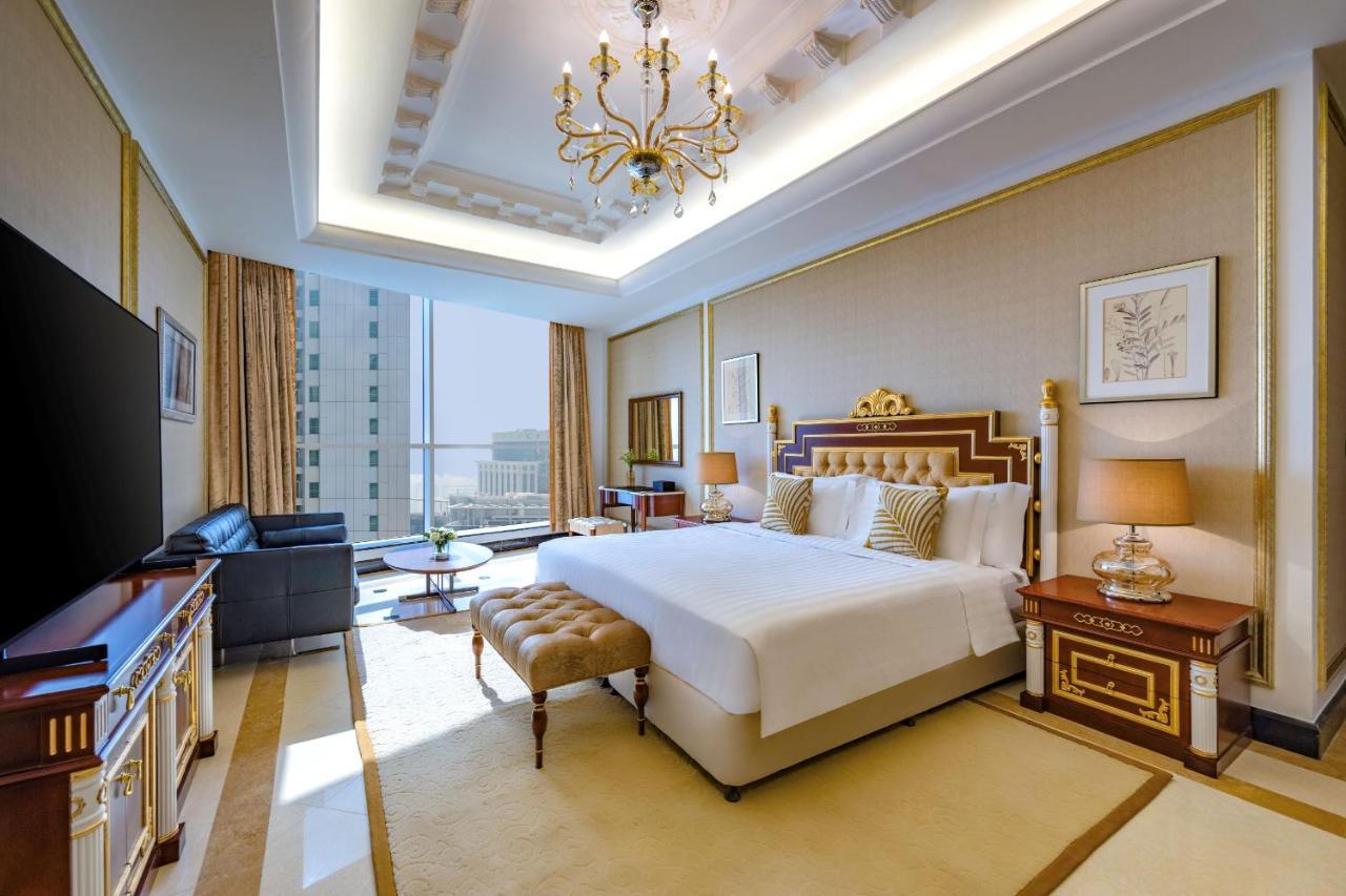 Dusit Hotel & Suites - Doha Dış mekan fotoğraf A bedroom at the hotel