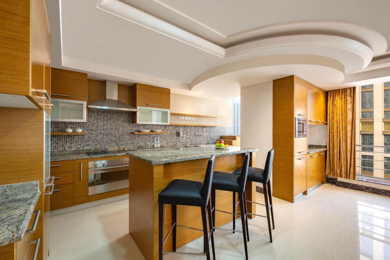 Dusit Hotel & Suites - Doha Dış mekan fotoğraf A modern kitchen